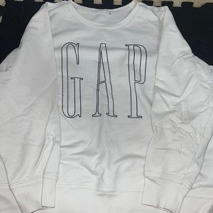white GAP sweatshirt